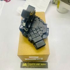 Ổ khóa ngậm cửa trước phải Ford Focus máy 1.8 và 2.0 đời 2005 - 2012. Hàng cao cấp. Mã 3M5AR21812ET