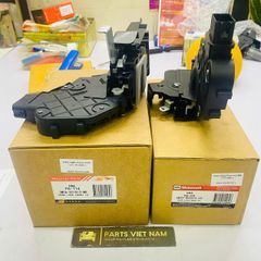 Cơ cấu hay khóa ngậm cửa sau Ford Focus 10 giắc điện đời 2006 - 2015. Hàng cao cấp. Mã 3M5AR21813MR  ( 1 cái )