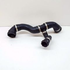 Ống nước trên két nước bên trái số 140 Mercedes W253 động cơ M264 E350, GLC300 đời 2020 - 2025. Hàng xịn đặt hàng 4 - 6 ngày. Mã A2385019200