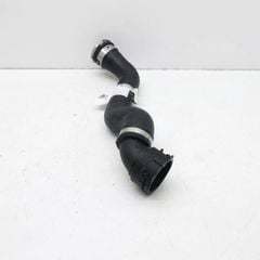 Ống nước trên két nước bên trái số 120 Mercedes W253 động cơ M264 E350, GLC300 đời 2020 - 2025. Hàng xịn đặt hàng 4 - 6 ngày. Mã A2385019000