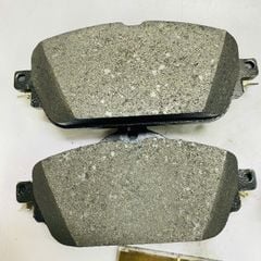 Má phanh hay bố thắng trước Mercedes W205 C180, C200, C220, C160, C220, W213, E200, E220, E180 đời 2014 - 2024. Hàng cao cấp. Mã A0004208700, A0004208903, A0004209703, A0084203620, A0084203720 ( 1 bộ )