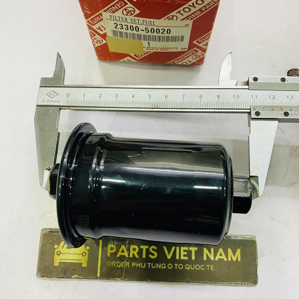 Lọc xăng Toyota Crown 2JZ JZS133, JZS155 đời 1991 - 1999. Hàng cao cấp. Mã 23300-50020, 23300-50030