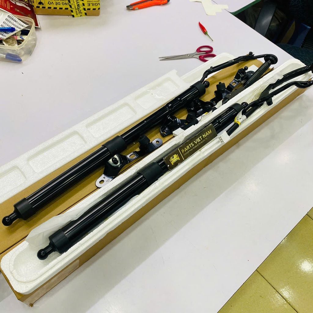 Ty chống cốp sau điện Toyota Rav4 đời 2014 - 2019. Hàng cao cấp bảo hành 3 tháng. Mã 68920-09010, 68920-09011, 68920-09012, 68920-09013, 68920-09014, 68910-0R051 ( 1 đôi )