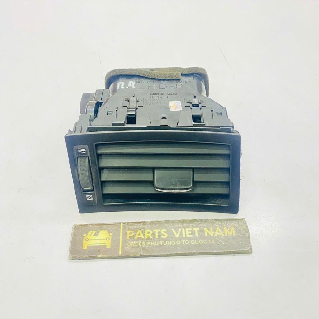 Cửa gió điều hòa bên phải hoặc phụ Leuxs GS300, GS350 đời 2006 - 2012. Hàng xịn tháo xe còn 90% đặt hàng 5 - 7 ngày. Mã 355813-0440, 5567030440, 55670-30440