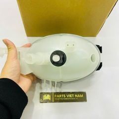 Bình nước phụ, bình nước làm mát động cơ Mercedes W204, W212 C180, C200, C300, C250, C350, CLS350, CLS500, E400, E350, E200, E250, E300, GLK200, GLK250, GLK300, GLK350 đời 2007 - 2012. Hàng cao cấp. Mã A2045000049, A2045000549, A2045000749