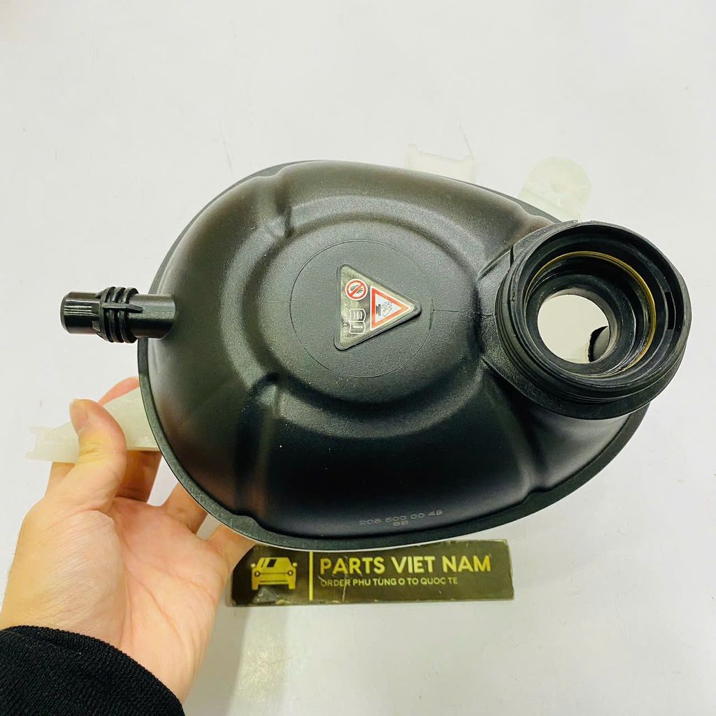 Bình nước phụ, bình nước làm mát động cơ Mercedes W205 C200, C180, C350, C300, C250, W213, E200, E300, E400 đời 2014 - 2024. Hàng cao cấp. Mã A2055000049
