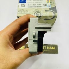 Trở quạt giàn lạnh hay quạt gió điều hòa Mercedes W203, C180, C200, C240, W209, CLK200, CLK240, CLK320, W211, E200, E240, E280, E350, W463, G400, G500. W220 S320, S350, S400 đời 2004 - 2011. Hàng Bmtsr. Mã A2038214058