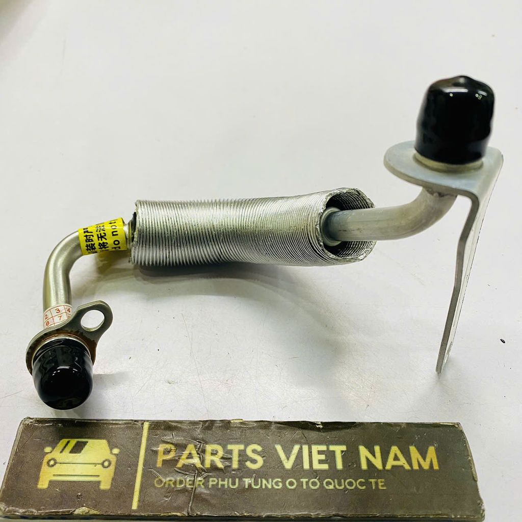 Ống nước làm mát turbo bên phải BMW F20, F21 125i, F22, F23 220i, F30, 320i, 328i, F11, F10 520i, 528i, E84 X1, F25 X3, F15 X5, đời 2011 - 2017. Hàng Bmtsr. Mã 11537588935, 11538626654, 11538663516