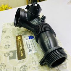 Ống dẫn khí nạp cho xe BMW F10 F22 F23 F30 320i, 328i, F31 F32 F34 F36 X1 E84 X3 F25 X4 F26 X5 F15, F10 520i, 528i đời 2011 - 2016. Hàng Bmtsr. Mã 13717605638