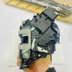 Ổ khóa ngậm cửa trước phải 6 giắc điện Ford Focus. Đời 2004 - 2012. Hàng cao cấp. Mã 3M5A R21812CM, 4892361