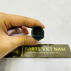 Cảm biến áp suất xăng hay nhiên liệu động cơ M256 M260 M264 M176 Mercedes W177,  W290, W247, W205, W118, W213, W253, W167, W222, W232. Hàng Bosch Đức. Mã 0261545117,  A2569050200