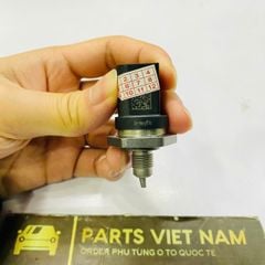 Cảm biến áp suất xăng hay nhiên liệu động cơ M256 M260 M264 M176 Mercedes W177,  W290, W247, W205, W118, W213, W253, W167, W222, W232. Hàng Bosch Đức. Mã 0261545117,  A2569050200