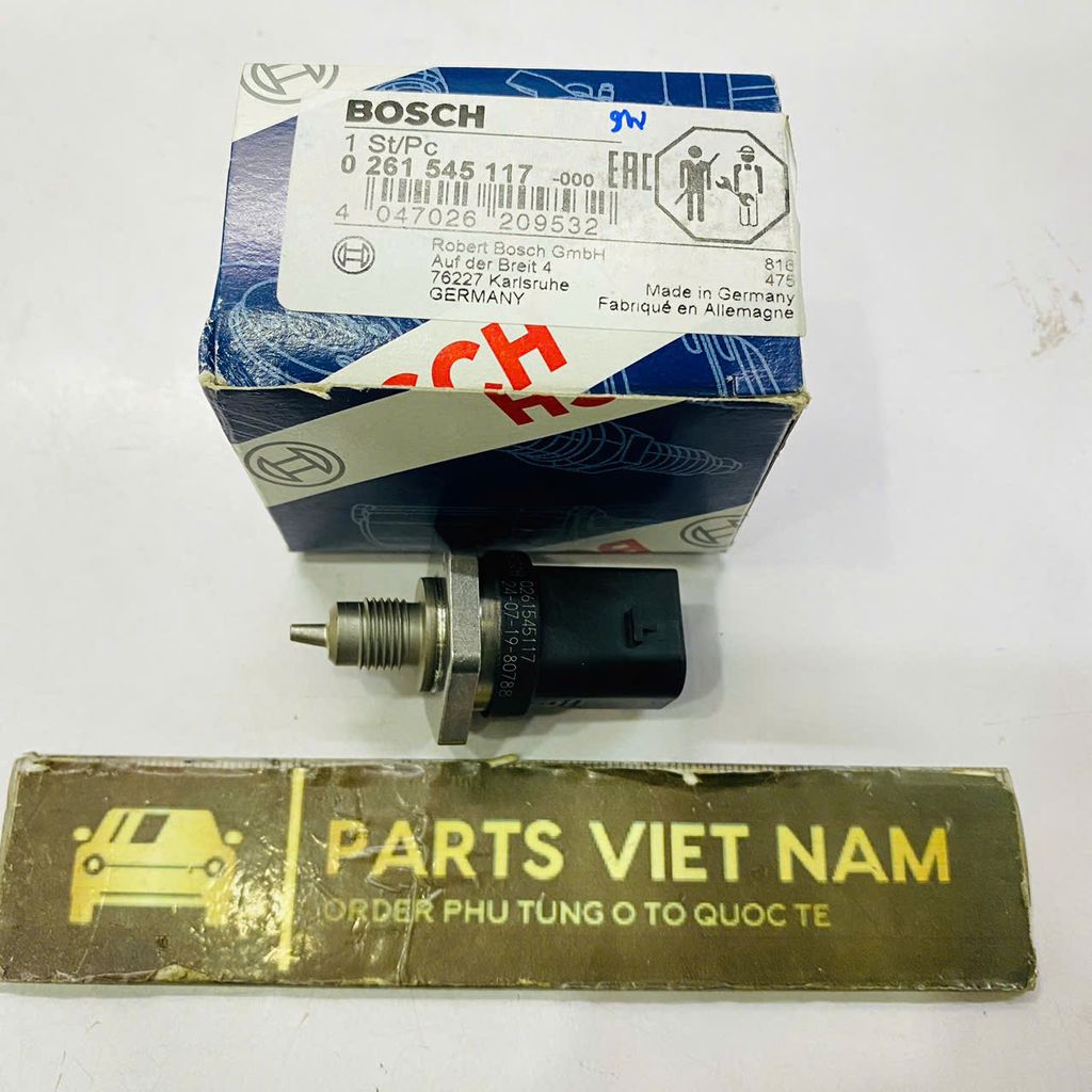 Cảm biến áp suất xăng hay nhiên liệu Mercedes A250, A220, B220, B250, C200, C300, CLA220, CLA250, CLS450, CLS350, E350, E200, E450, E300, GLA250, GLC200, GLC300, S450, S500. Hàng Bosch Đức. Mã 0261545117,  A2569050200