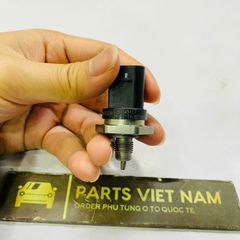 Cảm biến áp suất xăng hay nhiên liệu động cơ M256 M260 M264 M176 Mercedes W177,  W290, W247, W205, W118, W213, W253, W167, W222, W232. Hàng Bosch Đức. Mã 0261545117,  A2569050200