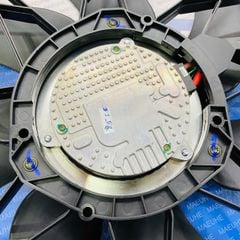Cụm lồng quạt két nước động cơ M271 Mercedes W176 A250, A220, A200, W246 B200, B250, B220, W204 C200, C220, C300, C250, C350, W117 CLA250, CLA200, CLA220, W212 E200, E250, E350, E400, W156 GLA220, GLA200. Hàng Maheuhe. Mã A2045000293, A2049066802