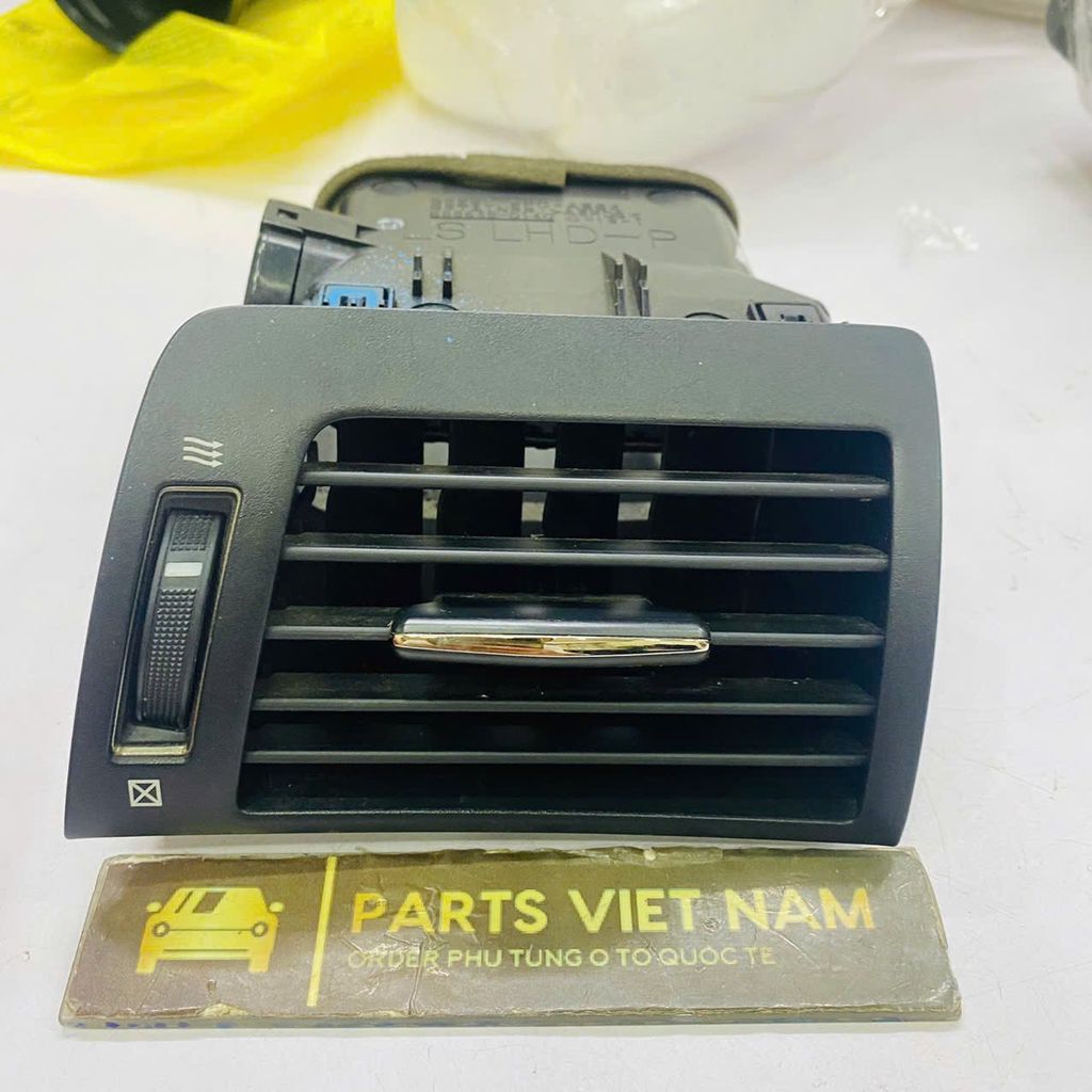 Cửa gió điều hòa taplo bên phải Lexus LS460, LS600 đời 2007 - 2012. Hàng tháo xe còn 90%, đặt hàng 8 - 12 ngày. Mã 55660-50140