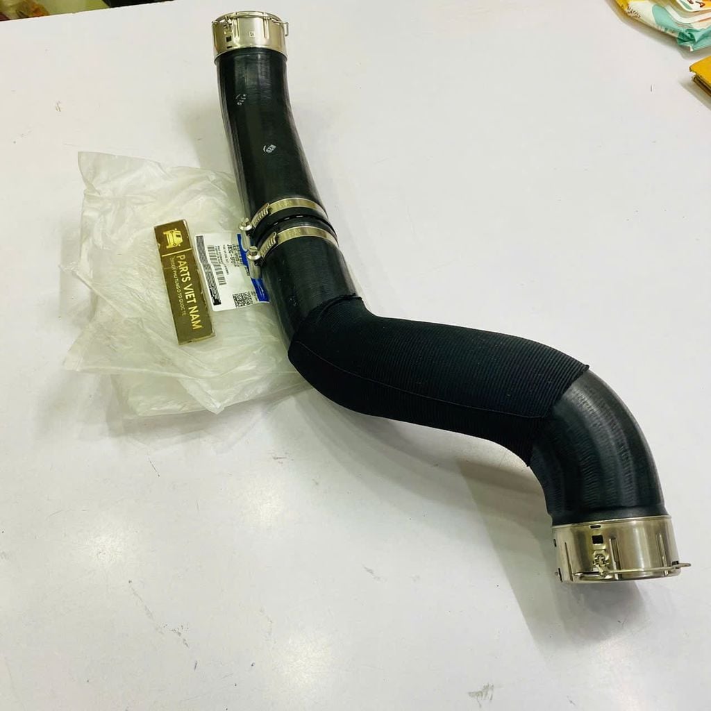 Ống gió turbo Ford Ranger Wildtrak Bi Turbo, Everest máy 2.0 đời 2020 - 2025. Hàng chính hãng. Mã JB3G6F073AE, JB3G-6F07-3AE