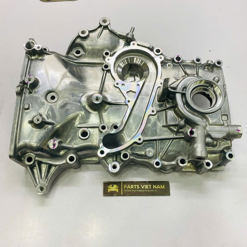 Bưởng bơm dầu hay bơm nhớt động cơ Toyota Fortuner, Haice máy 2.7 xăng động cơ 2TR đời 2008 - 2016. Hàng cao cấp. Mã 11310-0C021