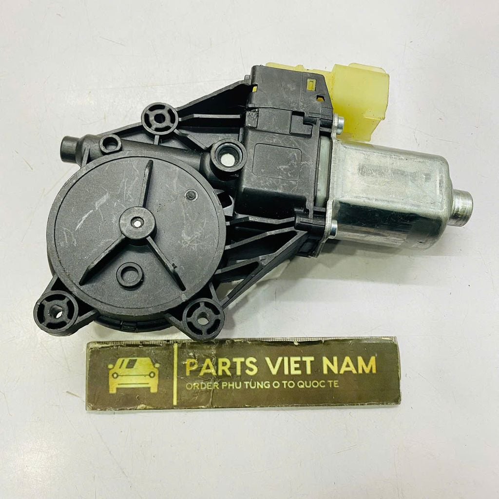 Mô tơ lên xuống kính trước Ford Fiesta đời 2011 - 2017. Hàng cao cấp thông số 6 zắc điện. Mã 8A6114553AB, 8A6114A389BB ( 1 vế LH và RH )