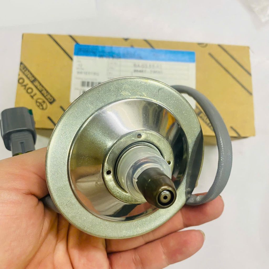 Cảm biến oxy trên hay cảm biến khí xả Toyota Venza 2.7 động cơ 1AR đời 2009 - 2015. Hàng cao cấp. Mã 89467-73010, 8946773010