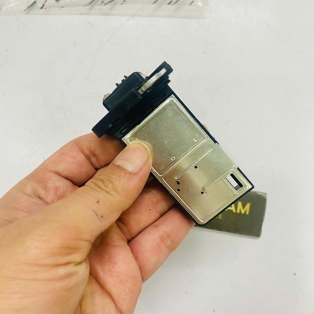 Cảm biến gió hay lưu lượng khí nạp Toyota Corolla Altis, Haice, Land Cruiser Prado, Lexus LX450, LX460, LX570 đời 2007 - 2019. Hàng cao cấp. Mã 22204-0F030, 22204-75030