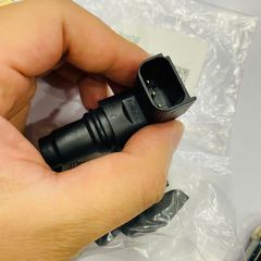 Cảm biến trục cam Volvo XC60, V60, S60 đời 2010 - 2014. Hàng cao cấp đặt hàng 8 - 12 ngày. Mã 32255172, 31368748, 32213801