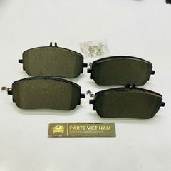 Má phanh hay bố thắng trước Mercedes C-CLASS, W206, C300, E200, E220, E300, E400, E180 đời 2021 - 2023. Hàng cao cấp. Mã 0004200204, 0004200304, 0004202404, 0004203303, 0004203503, A0004200204, A 0004200304, A0004202404, A0004203303, A0004203503