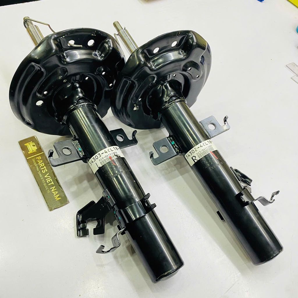 Giảm xóc hay phuộc nhún trước Nissan Xtrail, X-Trail T32 đời 2014 - 2019. Hàng Showa Japan. Mã 543024CL0A LH, 543034CL0A RH , E43024CE1C RH, E43034CE1C LH, E4302-4CE1C RH, E4303-4CE1C LH ( 1 cái )