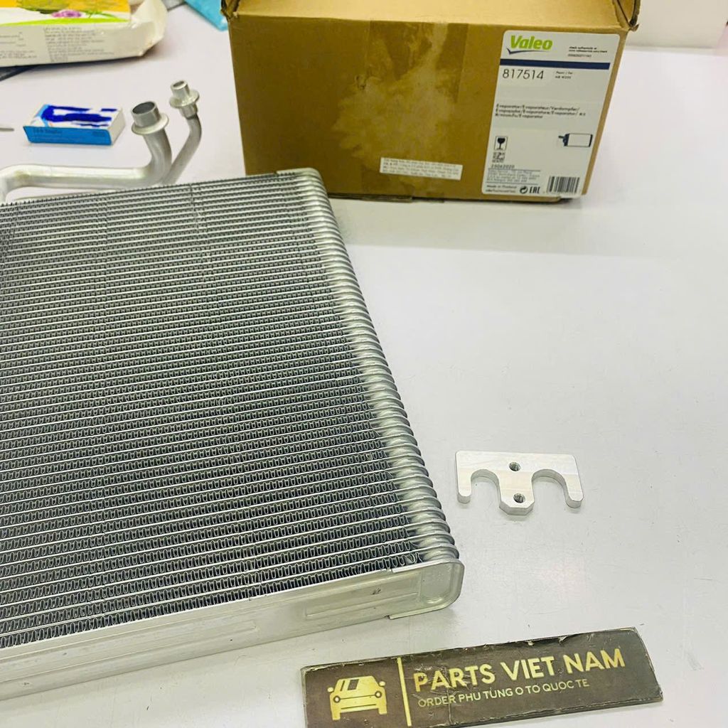 Dàn ( giàn ) lạnh Mercedes W205 C200, C250, C300, C350, W253 GLC200, GLC250, GLC300, GLC350, W463 G500, G350, G400, W213 E200, E300, E350, E250 đời 2013 - 2022. Hàng Valeo Thái. Mã A2058307800, A2058309904