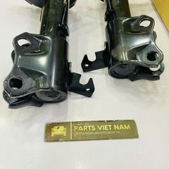 Giảm xóc hay phuộc nhún sau Lexus RX300, RX330, RX350 máy 3.3 động cơ 3MZ đời 2003 - 2006. Hàng Showa Japan thay 1 đôi bảo hành 6 tháng. Mã 48530-49325 RH, 48540-49215 LH ( 1 cái )