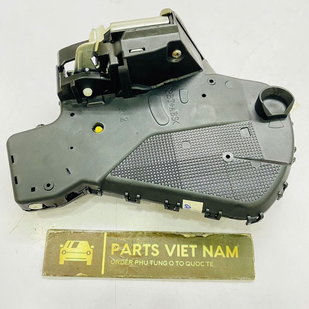 Cơ cấu khóa cốp sau hay cửa hậu Toyota Rav4 đời 2005 - 2012. Hàng cao cấp. Mã 69110-42130, 6911042130