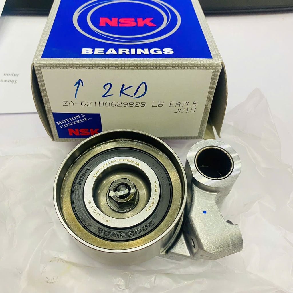 Bi tăng cam, bi tỳ cam Toyota Fortuner, Hilux, Haice, Cá mập máy dầu động cơ 1KD, 2KD. Đời 2011 - 2015. Hàng NSK Thái. Mã 13505-67042, 13505-0L010, 1350567042, 135050L010