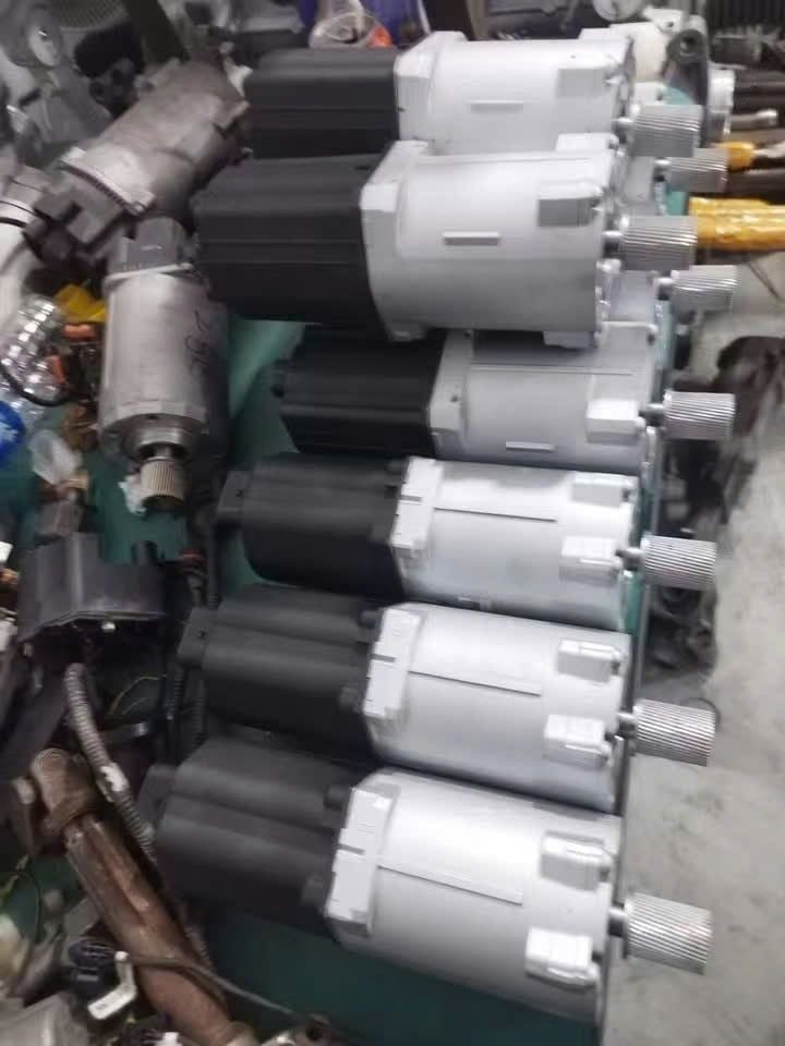 Mô tơ trợ lực thước lái điện Mercedes W213 E200, E250, E300, W205, C200, C250, C300, C350, W253 GLC200, GLC250, GLC300, GLC350, BWM F10 520i, 523i, F20, F30 320i đời 2013 - 2022. Hàng xịn tâng trang đặt hàng 3 - 5 ngày. Mã MTW213