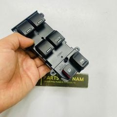 Công tắc lên xuống kính tổng trước trái Honda CRV 2.4 đời 2007 - 2012. Hàng cao cấp bảo hành 3 tháng. Mã 35750-SWA-A01