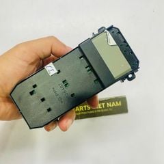 Công tắc lên xuống kính tổng trước trái Honda CRV 2.4 đời 2007 - 2012. Hàng cao cấp bảo hành 3 tháng. Mã 35750-SWA-A01