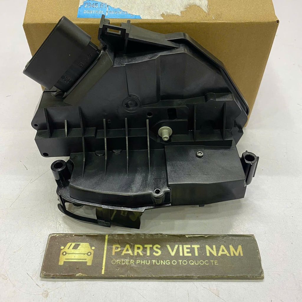 Ổ khóa ngậm cửa sau 4 giắc điện Ford Ranger, Mazda Bt đời 2014 - 2022. Hàng xịn. Mã AB39A26413CB LH, AB39A26412CB RH