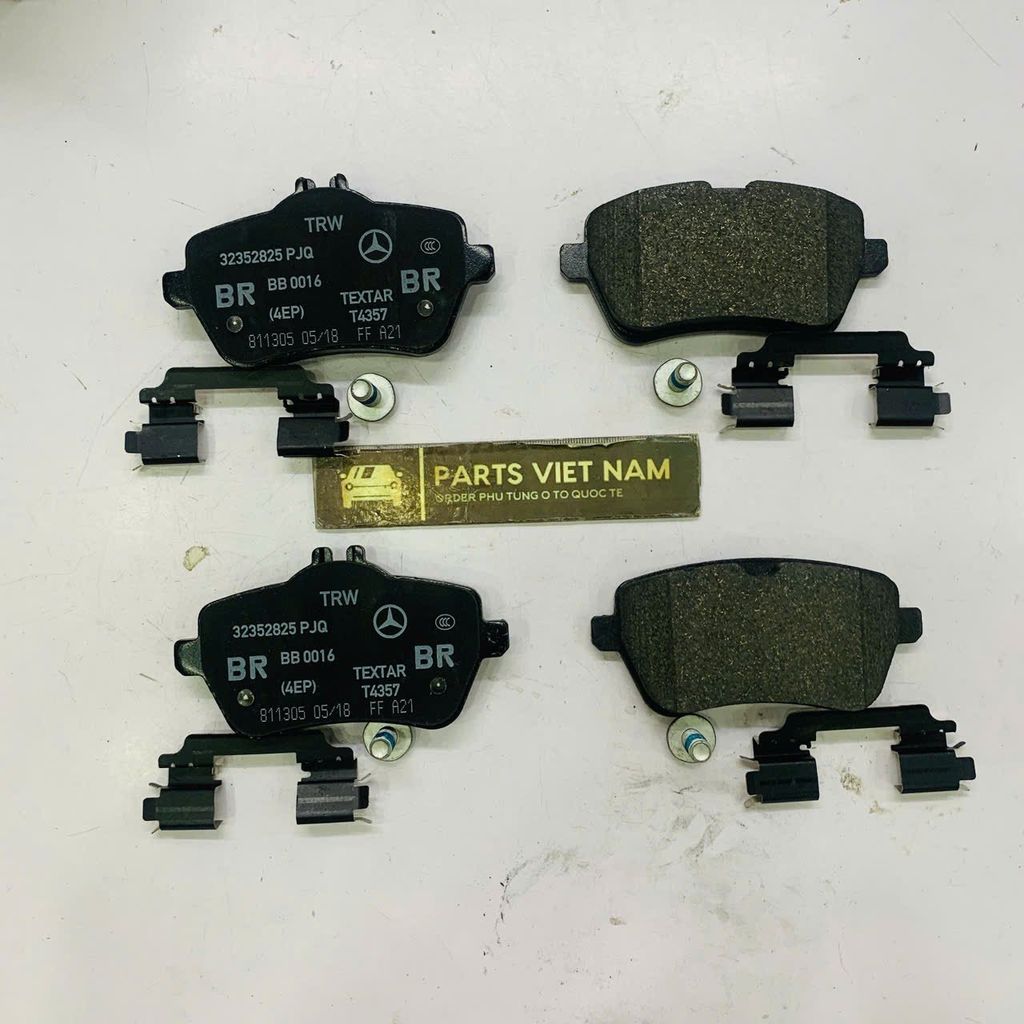 Má phanh hay bố thắng sau Mercedes W213 E53 W221 W222 S400 S500 S450 S350 đời 2014 - 2019. Hàng cao cấp liền cảm biến báo mòn. Mã A0064205020, A0064208820, A0074203320, A0084200220, A0084203320
