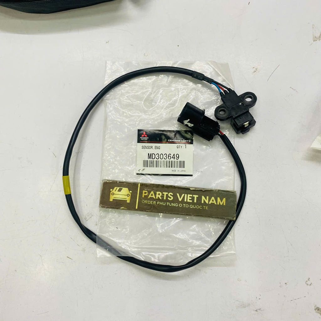 Cảm biến trục cơ hay trục khủy Mitsubishi Montero, Mitsubishi Pajero V33, V43, V45 động cơ 6G72, 6G74. Hàng xịn Japan. Mã MD303649, 1865A066,  MD322972, 5S1858, SU4242