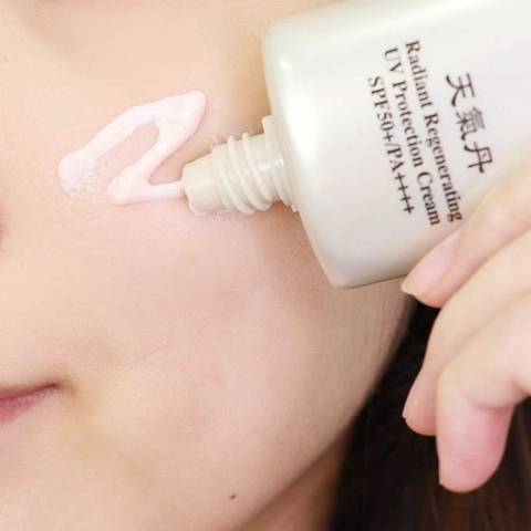 Kem Chống Nắng Tái Sinh Da Whoo Cheongidan Radiant Regenerating UV Protection Cream 50ml