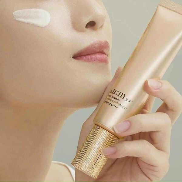 Bộ Kem Chống Nắng Đa Tính Năng SUM37 LosecSumma Lumiere Sun Protector SPF50+/PA++++