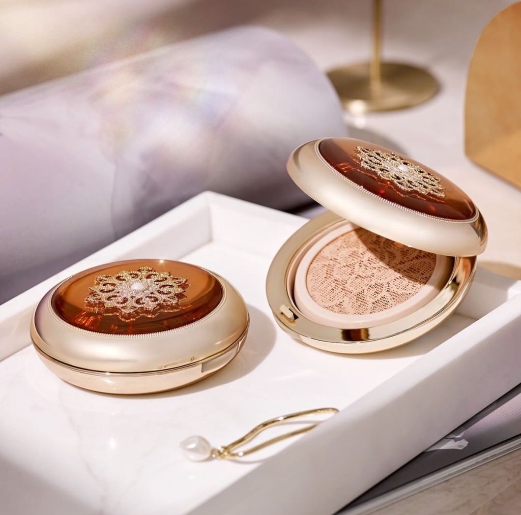 Phấn Nước Tái Sinh Whoo Cheongidan Radiant Essence Cushion Special Set Hàng Cty LG
