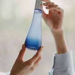 Nước Hoa Hồng Cấp Nước SUM37 Water-full Refreshing Toner 170ml