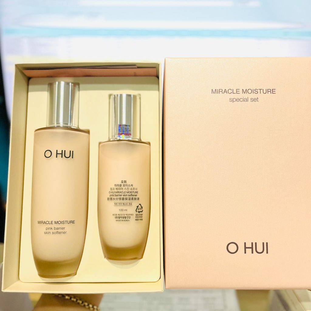 Bộ Hoa hồng Dưỡng Ẩm Cân Bằng Ohui Miracle Moisture Pink Barrier Skin Softener 150ml + 100ml