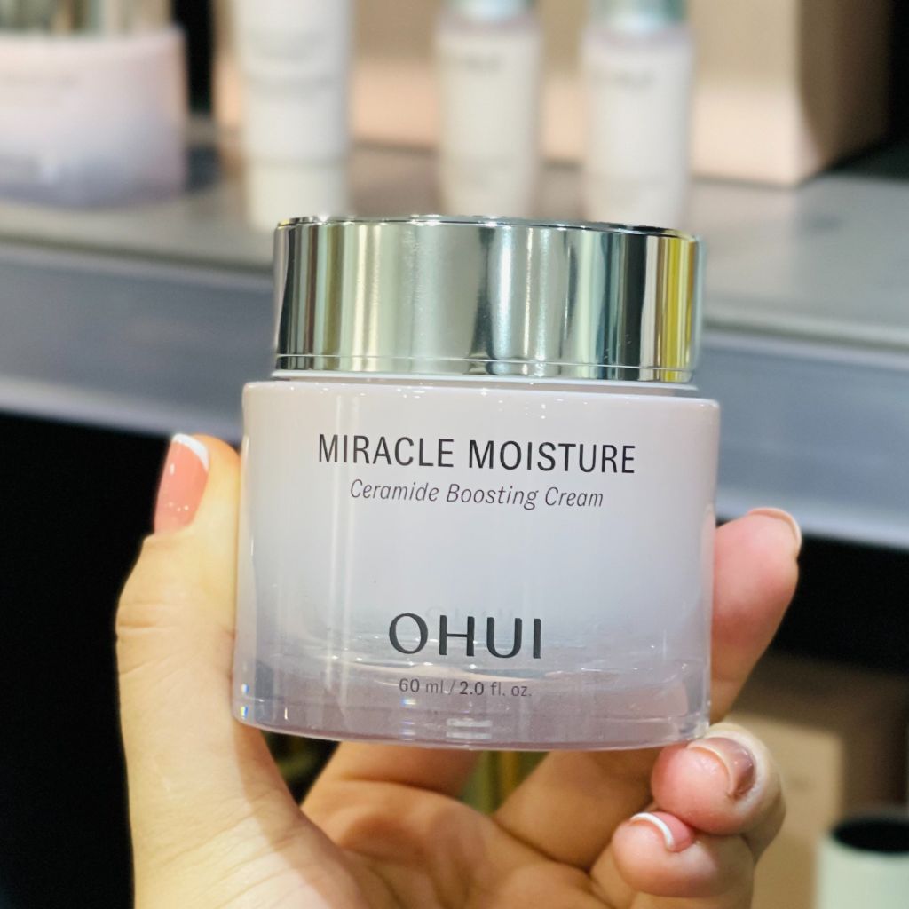 Bộ Kem Dưỡng Ẩm Ohui Miracle Moisture Ceramide Boosting Cream 60ml + 60ml CTY LG vina