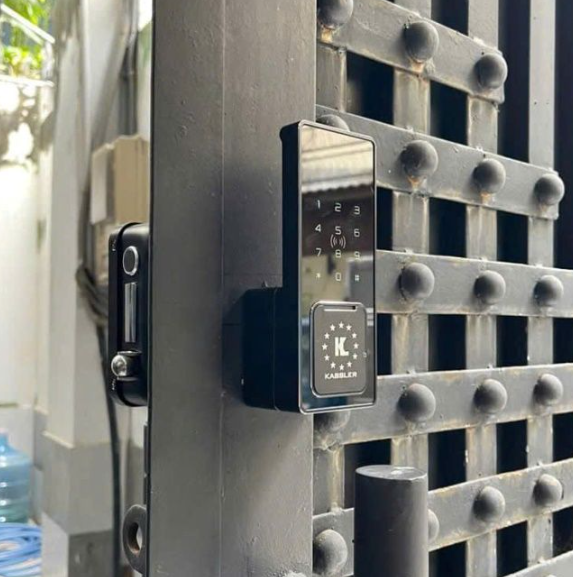Khóa điện tử cửa cổng Kassler KL - 579CNC Silver Grey