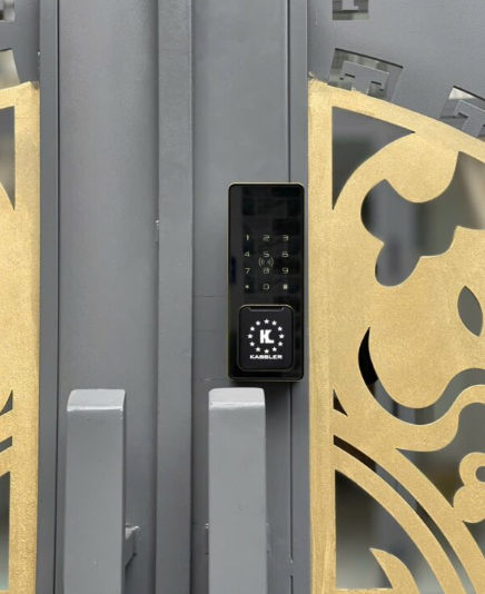 Khóa điện tử cửa cổng Kassler KL - 579CNC Gold Grey