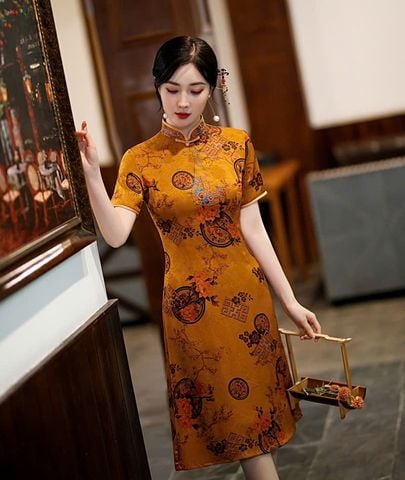  SƯỜN XÁM VÁY LỤA LỬNG 