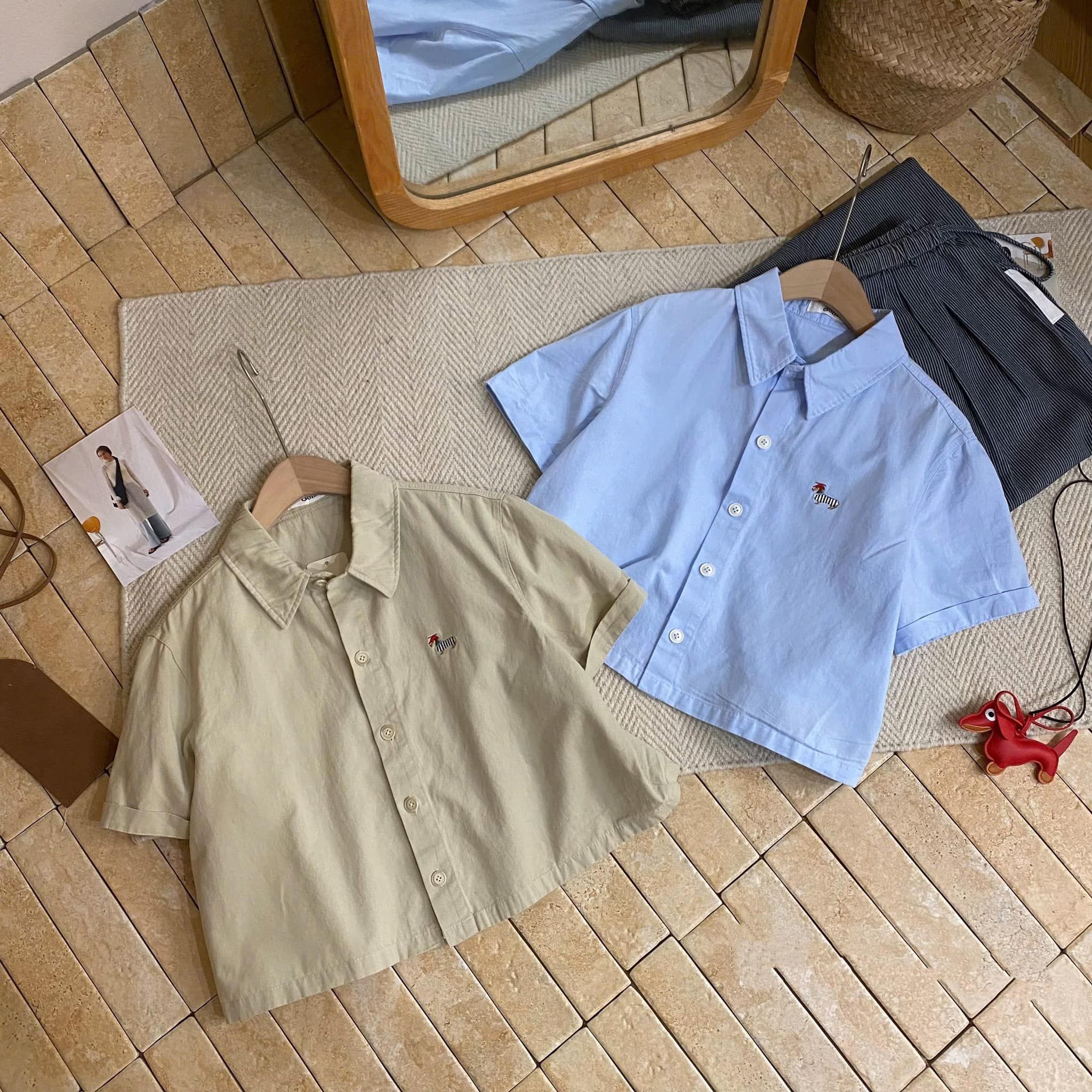  Áo sơ mi ngắn tay croptop kaki thêu hình xinh mã A735 