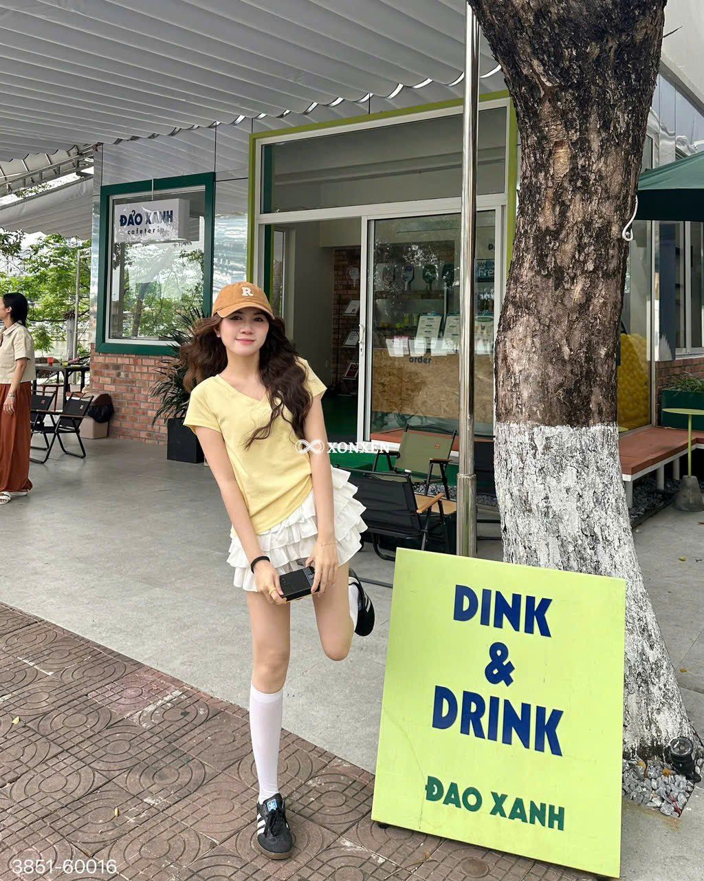  Áo Thun Form Vừa Cổ Tim Trơn XONXEN SHOP Mã 3851 