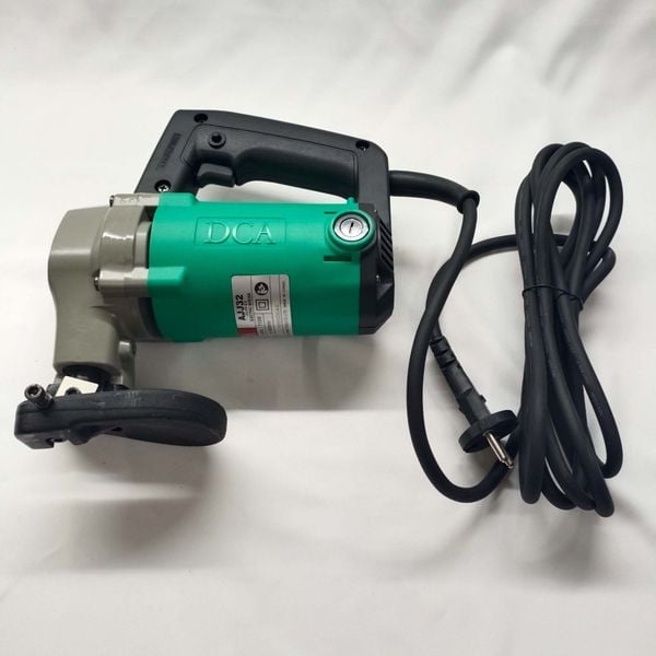 Máy Cắt Tôn DCA AJJ32